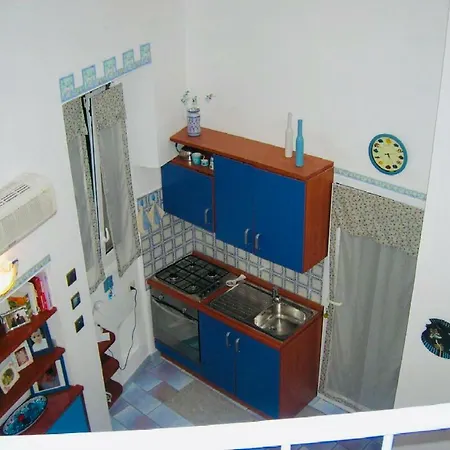 Vicolo Carmine Bolasco Piccinelli 1 *